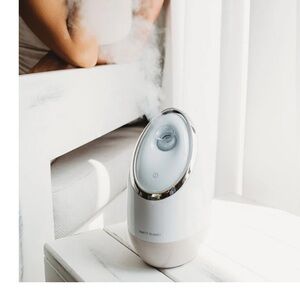 Vanity Planet AIRA Ionic Facial Steamer in White and Beige- Highly Reviewed 🏆